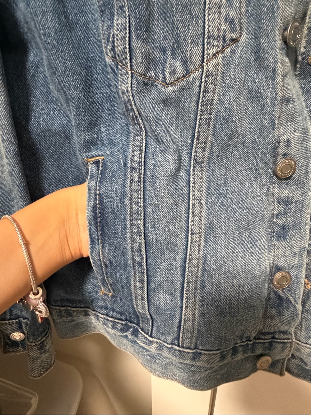 Lucky Brand Classic Denim Trucker Jacket Medium Wash XL - Picture 4 of 5